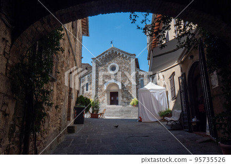 Medieval Church in Castellina in Chianti in Tuscany, Italy 95735526