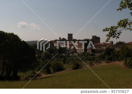 Castellina in Chianti village view. Tuscany, Italy. Europe. 95735627