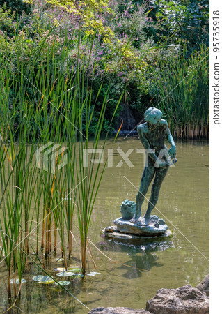 Crab fishing boy - Budapest Crab fishing boy - Budapest 95735918