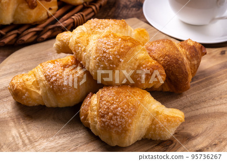 Sugar Croissant 95736267