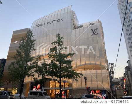 Louis Vuitton Osaka Midosuji Louis Vuitton Osaka Midosuji 95736451