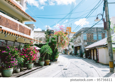 Tsuboya Yamuchin Street, Naha City, Okinawa Prefecture 95736811