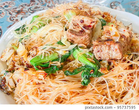 中國家常菜台灣炒米粉(台灣米粉炒) 中國家常菜台灣炒米粉(台灣米粉炒) 95737595