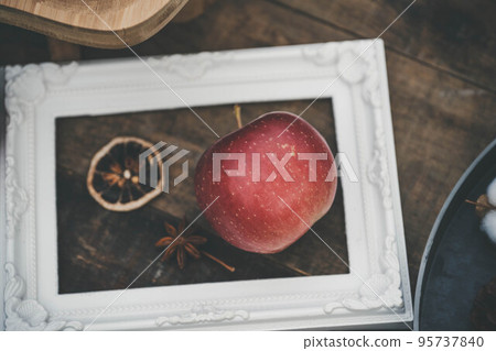 framed apple framed apple 95737840