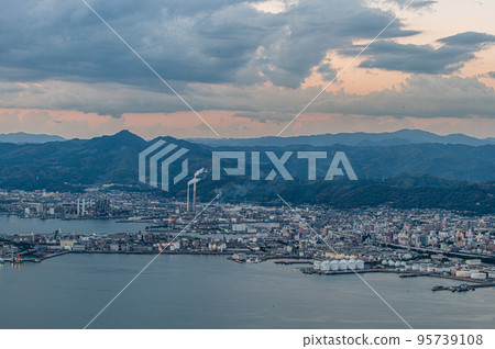 山口縣周南市廠區黃昏 95739108