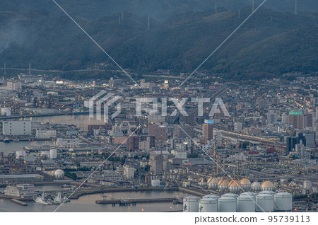 Dusk in the factory area Shunan City, Yamaguchi Prefecture Dusk in the factory area Shunan City, Yamaguchi Prefecture 95739113