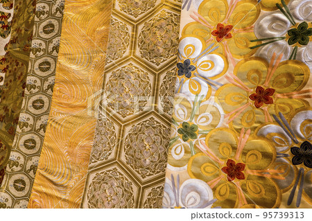 金蘭花布 95739313