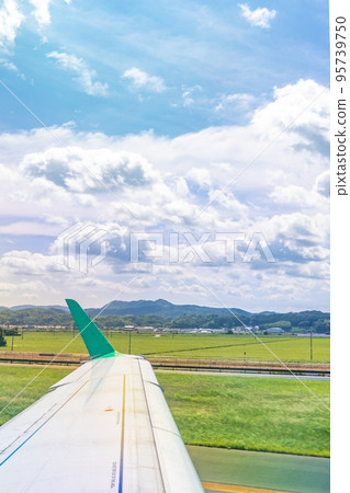 Izumo Airport Izumo Marriage Airport Runway (Izumo City, Shimane Prefecture) 95739750