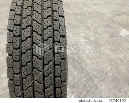 存儲的卡車無釘防滑輪胎 95740105