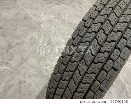 存儲的卡車無釘防滑輪胎 95740108