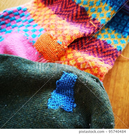 Darning Repair 95740484