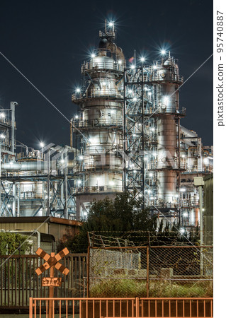 “神奈川縣”川崎工廠夜景 “神奈川縣”川崎工廠夜景 95740887