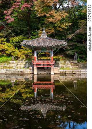 Changdeokgung royal palace of the Joseon dynasty in Autumn in Seoul South Korea Changdeokgung royal palace of the Joseon dynasty in Autumn in Seoul South Korea 95741612