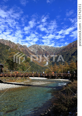 上高地河童橋 上高地河童橋 95742031