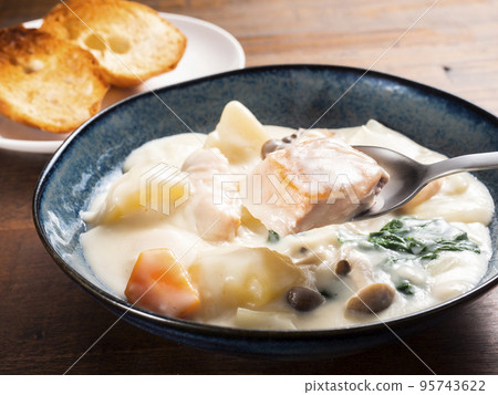 Salmon and mushroom cream stew Salmon and mushroom cream stew 95743622