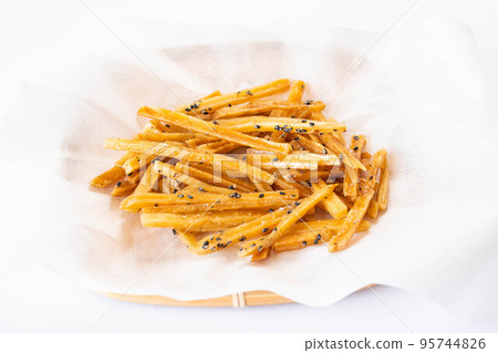 Sweet potato chips 95744826
