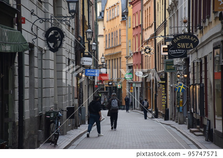 [Old town of Stockholm, Sweden] The streets of Gamla Stan 95747571