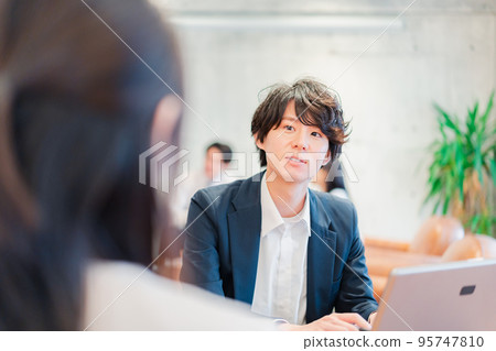 上班族與老闆一對一 95747810