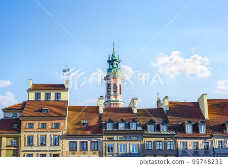 Old houses in Warsaw 95748231