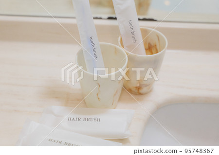 酒店洗臉盆和便利設施 酒店洗臉盆和便利設施 95748367