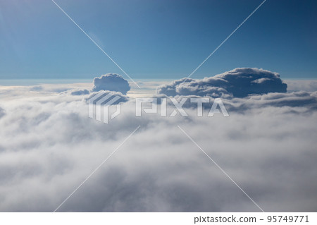 從飛機上看到的秋雲 95749771