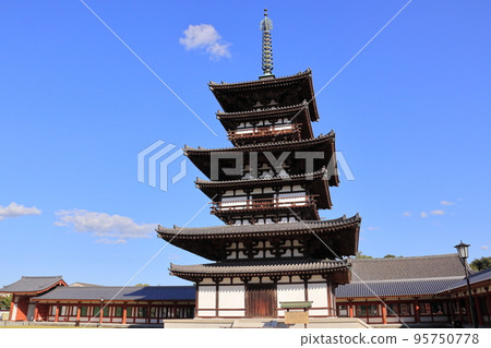 傳達白鳳時代的藥師寺東塔 傳達白鳳時代的藥師寺東塔 95750778