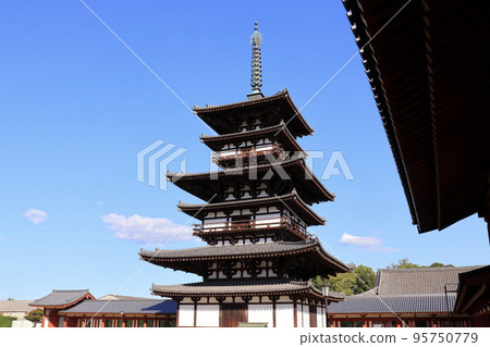 傳達白鳳時代的藥師寺東塔 傳達白鳳時代的藥師寺東塔 95750779