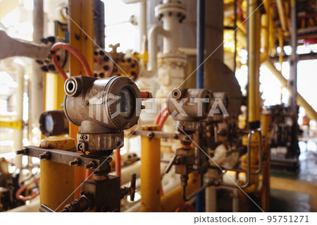 Pressure transmitter, and temperature transmitter for measurement and monitor data of oil and gas process. 95751271