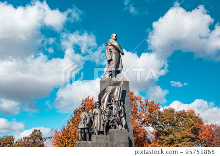Taras Shevchenko Monument autumn Kharkiv city park Taras Shevchenko Monument autumn Kharkiv city park 95751868