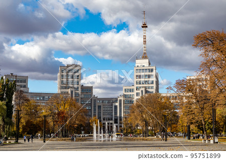 Autumn Derzhprom building in Kharkiv, Ukraine Autumn Derzhprom building in Kharkiv, Ukraine 95751899
