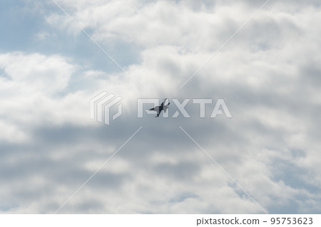 F-16C Block 52 plus fighter demonstrating flight air show. 95753623