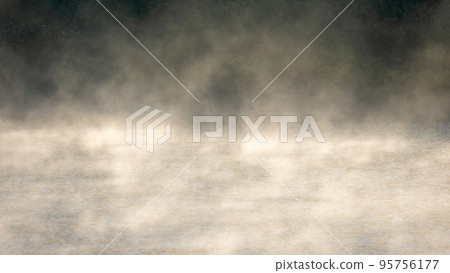 背景材料霧從水的表面上升紋理 95756177