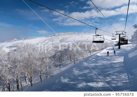 People enjoying winter sports at Japanese ski resorts People enjoying winter sports at Japanese ski resorts 95756878