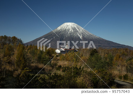 First snowfall Mt. Yotei 95757043