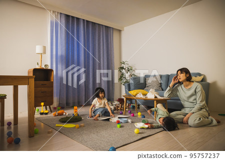 育兒壓力圖像第 2 名兒童保育 95757237