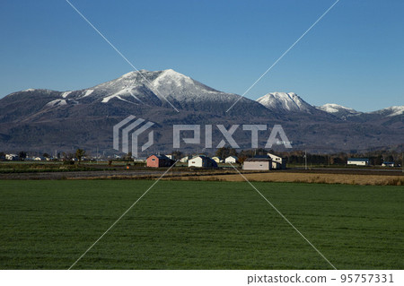 Niseko mountain range Niseko mountain range 95757331
