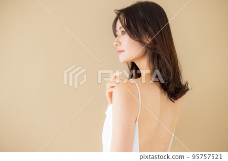 Wedding dress beauty image 95757521