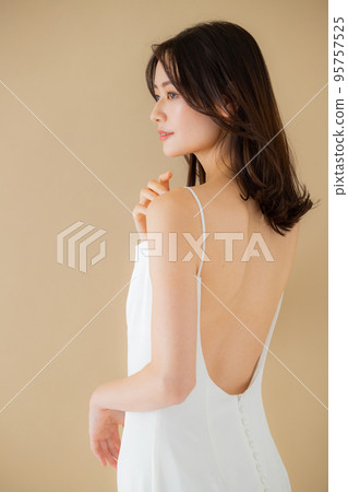 婚紗禮服美女圖片 95757525
