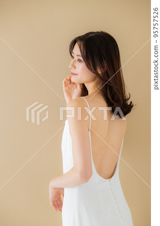 婚紗禮服美女圖片 95757526