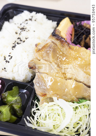 delicious grilled chicken delicious grilled chicken 95758443