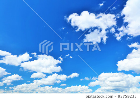夏天藍天和雲彩 95759233
