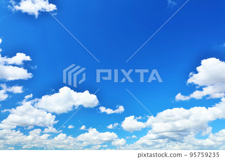夏天藍天和雲彩 夏天藍天和雲彩 95759235