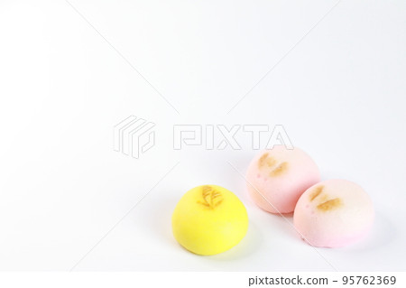 Rabbit steamed bun 95762369