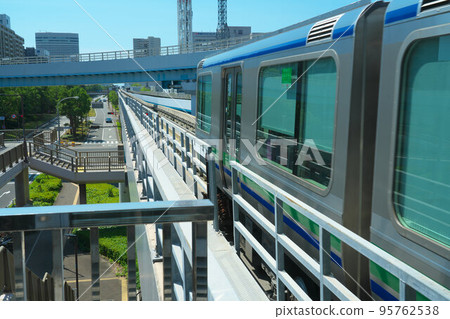 Train 1 departing from Port Liner Nakakoen Station heading for Shiminatojima Station Chuo Ward, Kobe City, Hyogo Prefecture Train 1 departing from Port Liner Nakakoen Station heading for Shiminatojima Station Chuo Ward, Kobe City, Hyogo Prefecture 95762538