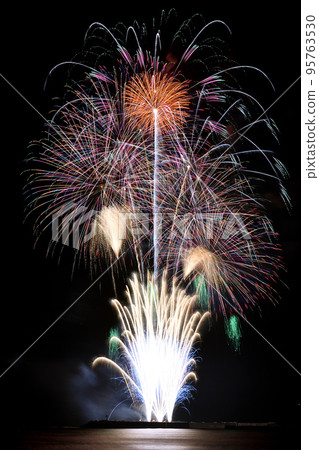 Chigasaki Southern Beach Autumn Fireworks on the Sea Chigasaki Southern Beach Autumn Fireworks on the Sea 95763530