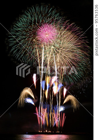 茅崎南部海灘秋季海上煙火大會 茅崎南部海灘秋季海上煙火大會 95763536