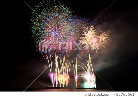 茅崎南部海灘秋季海上煙火大會 95763561
