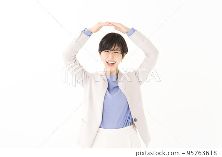 A woman who poses an OK A woman who poses an OK 95763618