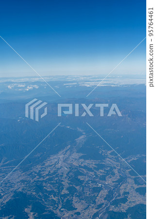 從飛機飛過青森縣 從飛機飛過青森縣 95764461