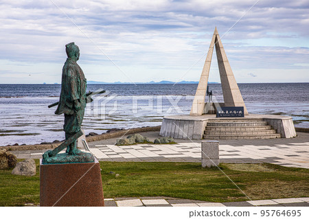 [Hokkaido/Wakkanai City] Rinzo Mamiya statue standing at Cape Soya and Karafuto October 95764695